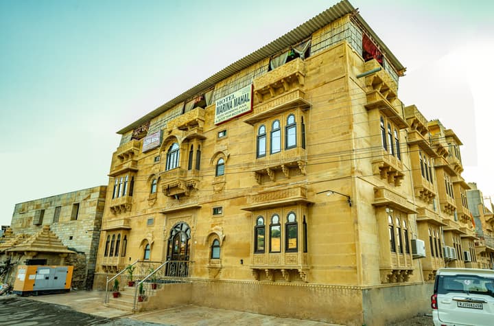 Hotel Marina Mahal