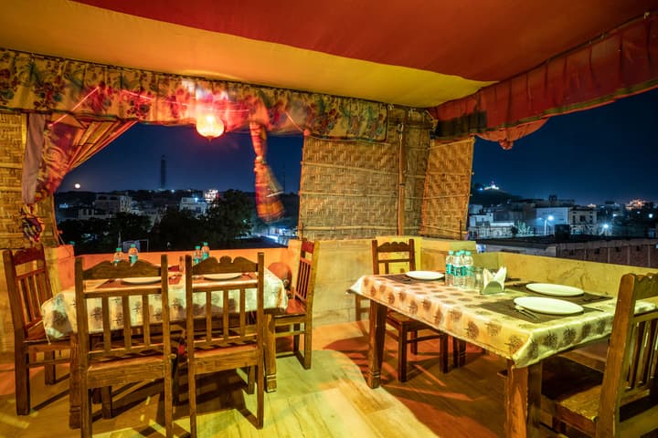 Hotel Marina Mahal