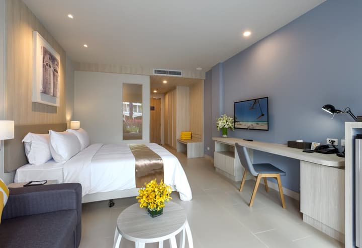 X10 Khaolak