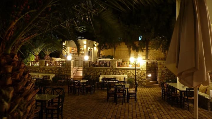 Oasis Hotel