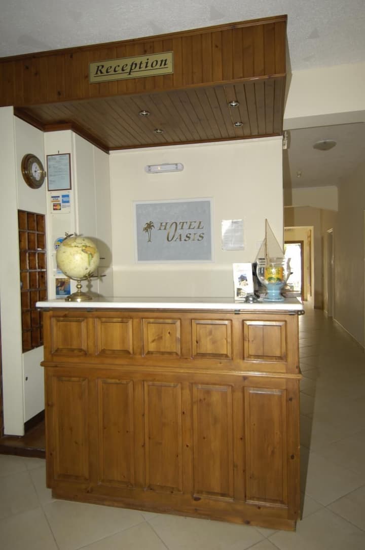 Oasis Hotel
