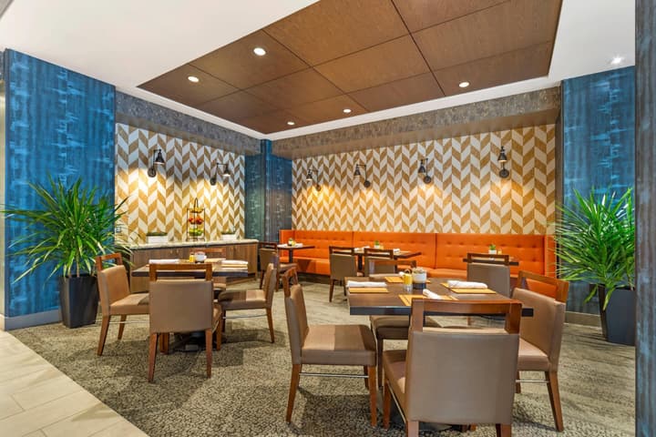 Cambria Hotel Philadelphia Downtown - Center City