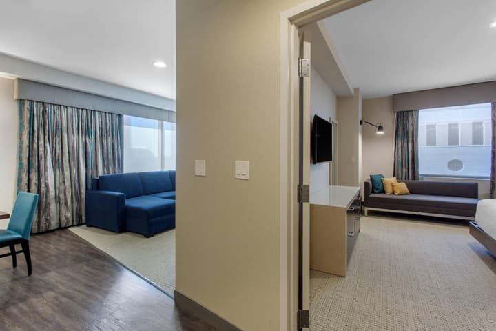 Cambria Hotel Philadelphia Downtown - Center City
