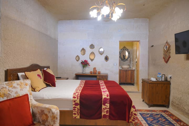 Salkim Cave House