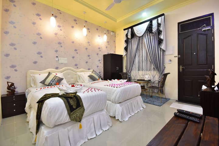 Holiday Haven Ukulhas
