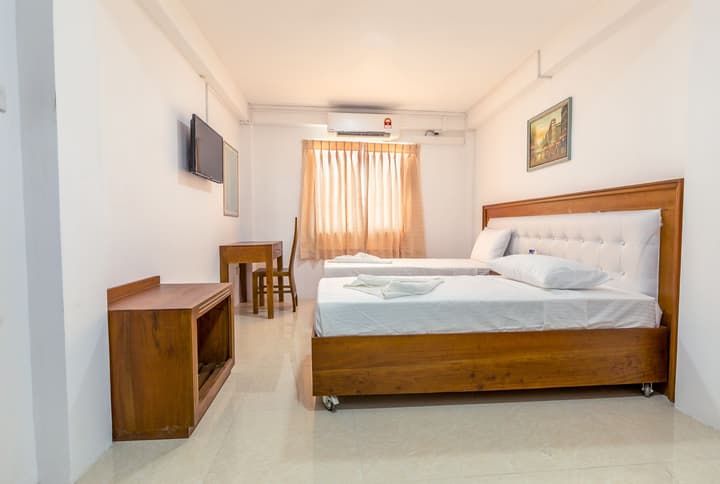 Metro Port City Hotel