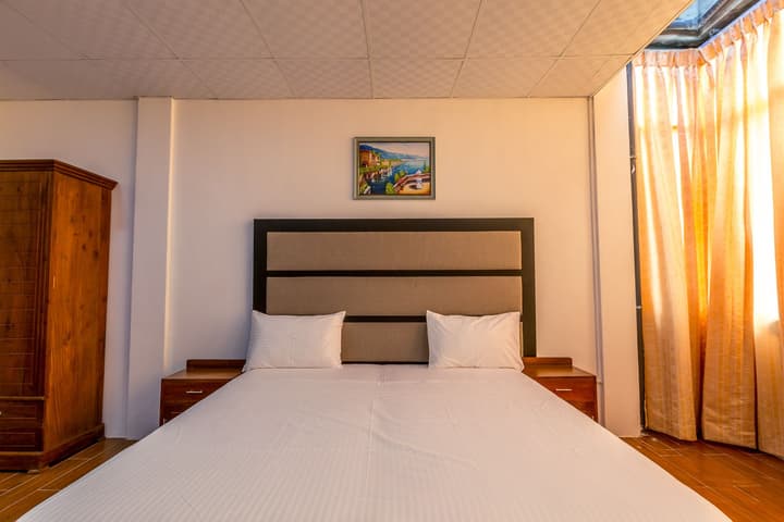 Metro Port City Hotel