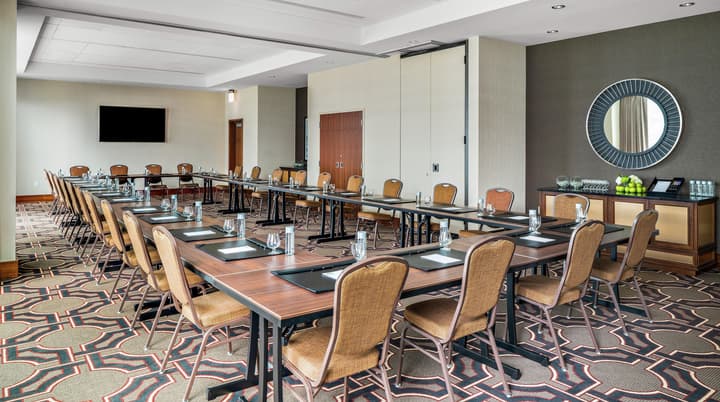 Home2 Suites by Hilton Chicago McCormick Place
