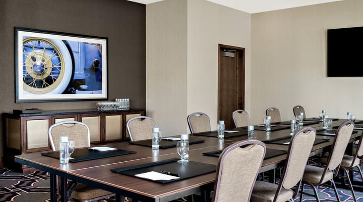 Home2 Suites by Hilton Chicago McCormick Place