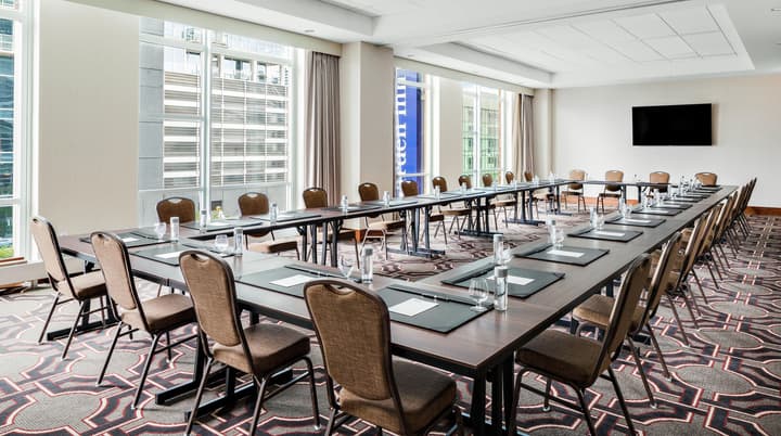 Home2 Suites by Hilton Chicago McCormick Place