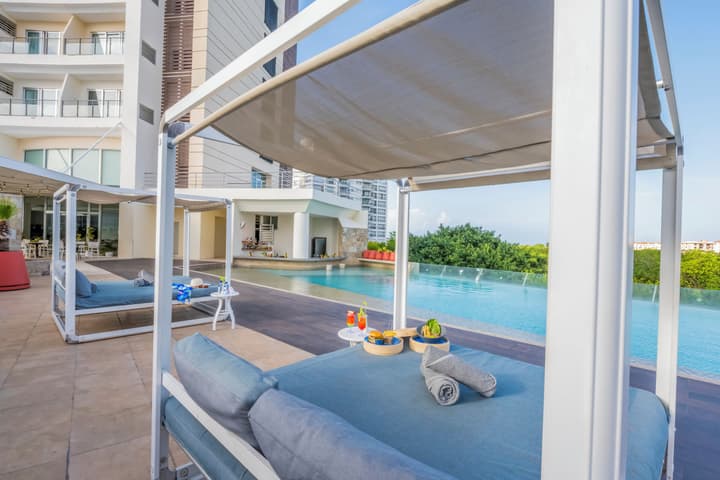 Krystal Urban Cancun & Beach Club