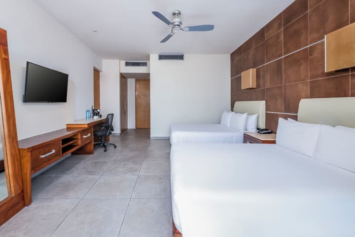Krystal Urban Cancun & Beach Club