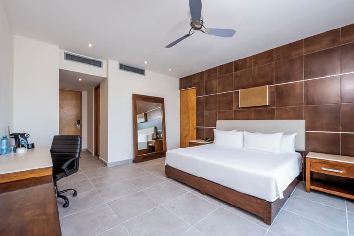Krystal Urban Cancun & Beach Club