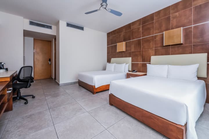 Krystal Urban Cancun & Beach Club