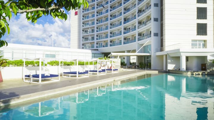 Krystal Urban Cancun & Beach Club