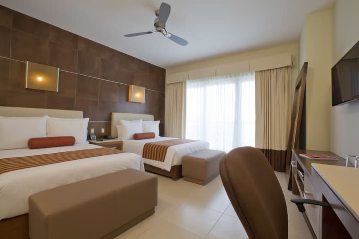 Krystal Urban Cancun Centro