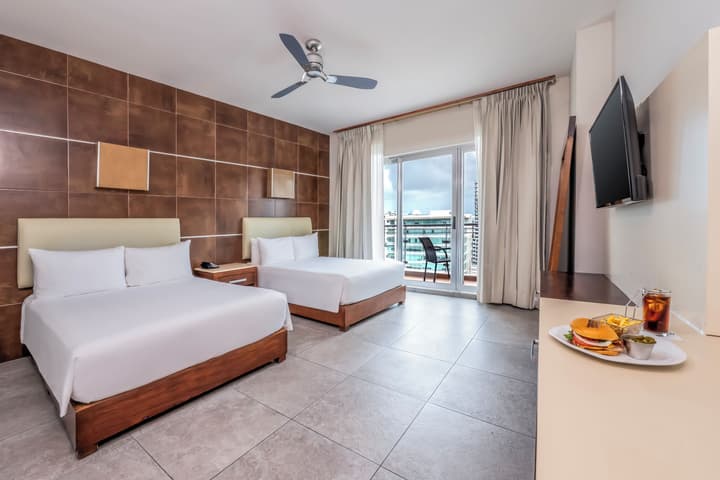 Krystal Urban Cancun & Beach Club