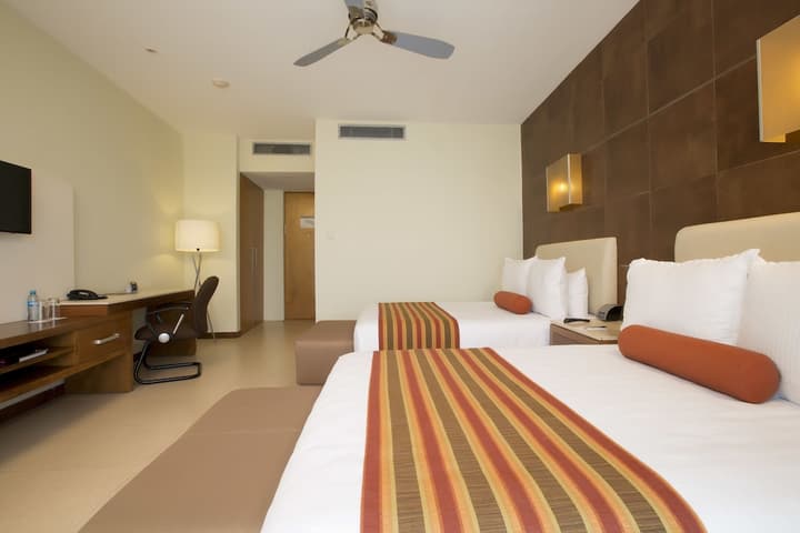 Krystal Urban Cancun Centro
