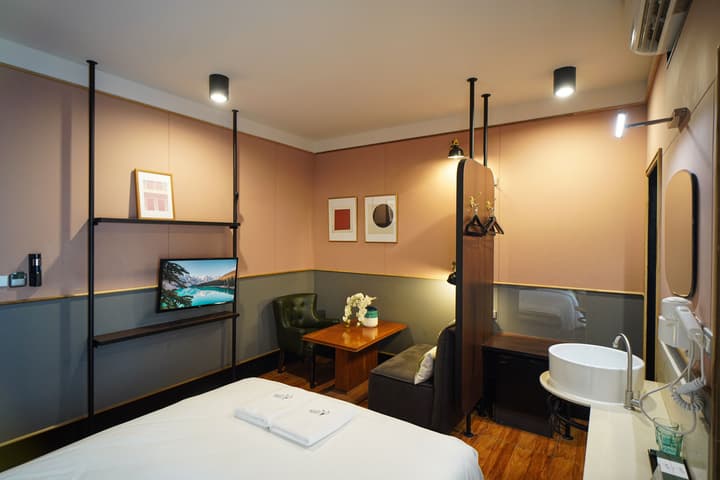 Josh Hotel