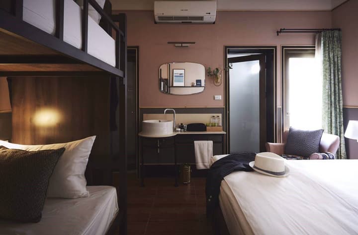 Josh Hotel