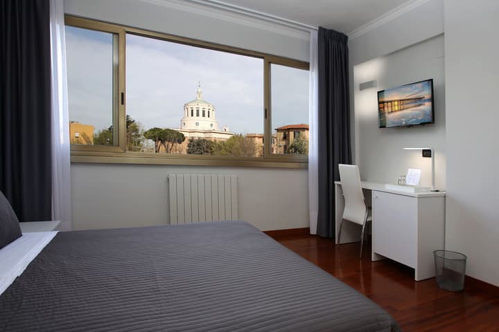 J24 B&B