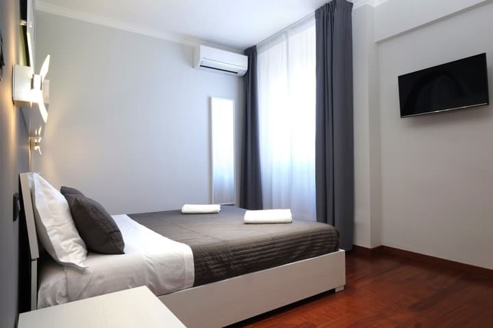 J24 B&B