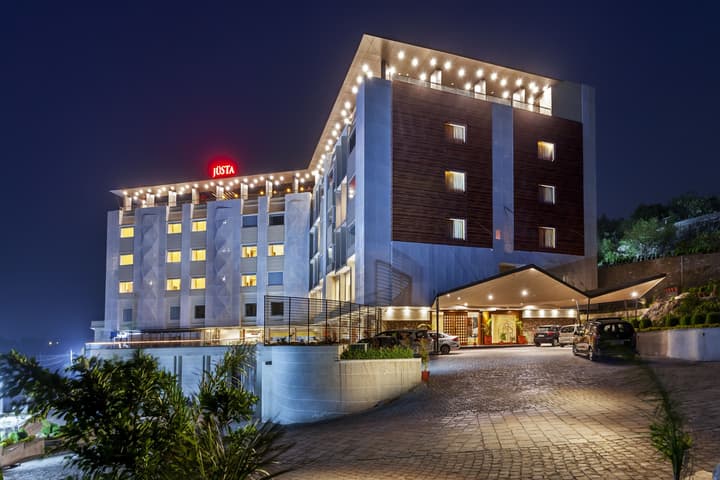 juSTa Luxe Sajjangarh Resort & Spa, Udaipur