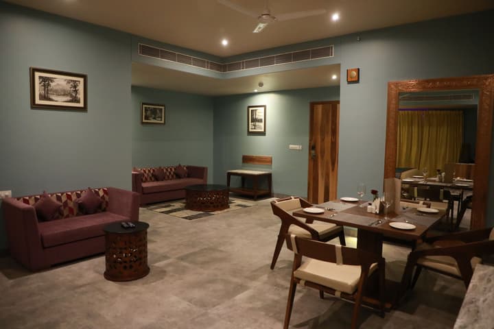 juSTa Luxe Sajjangarh Resort & Spa, Udaipur