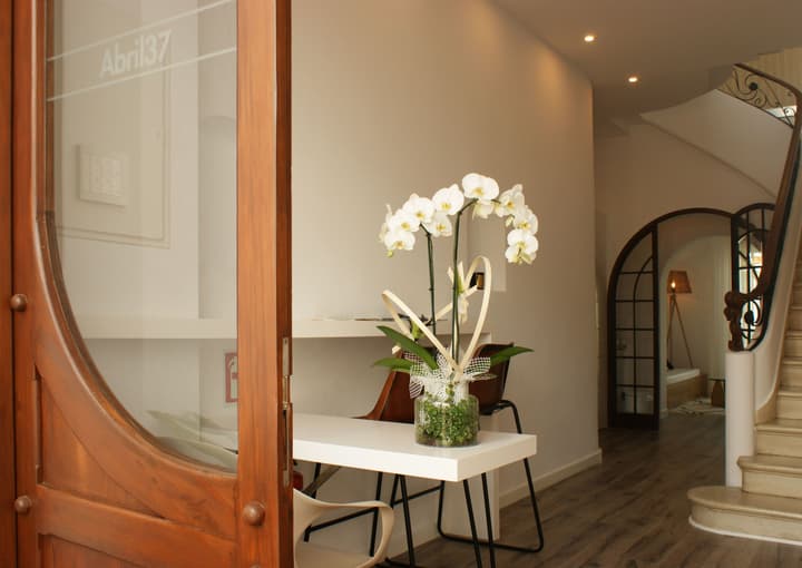 Hotel Abril 37