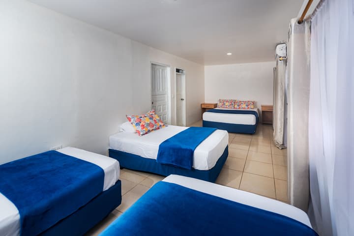 Hostal North Seymour