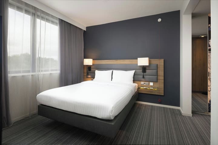 MOXY London Heathrow Airport