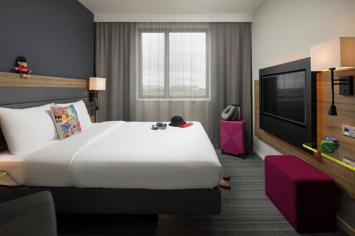 MOXY London Heathrow Airport