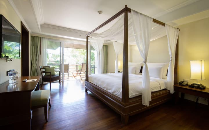 ROBINSON KHAO LAK