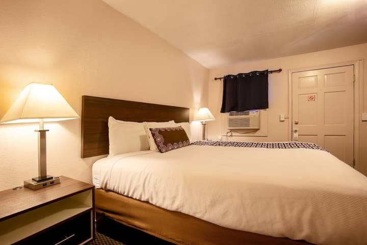 Celilo Inn