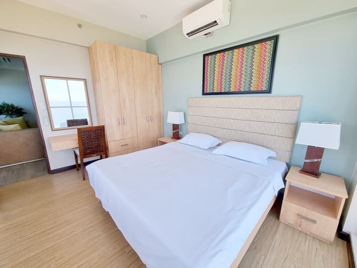 La Mirada Residences