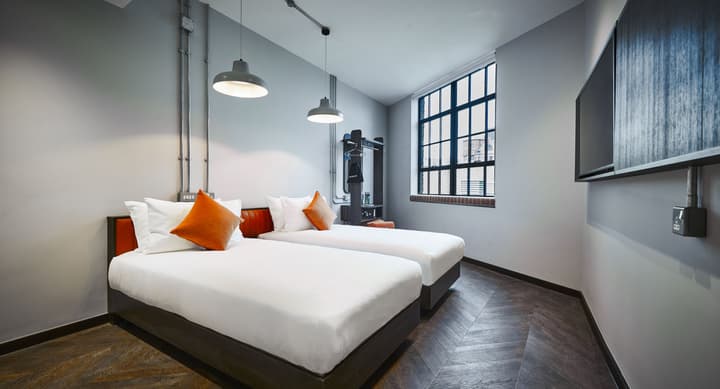 New Road Hotel