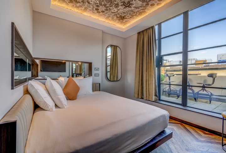New Road Hotel