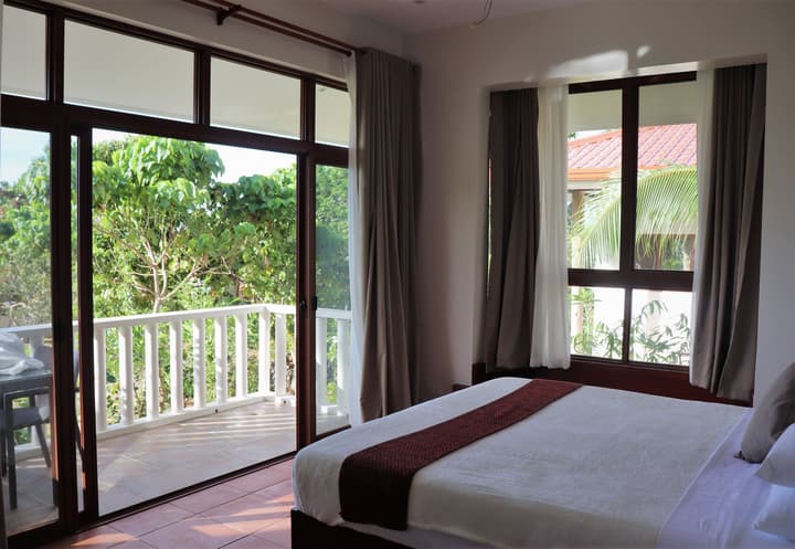Island View Beachfront Resort