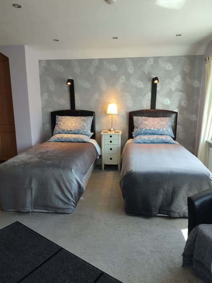 DUBLIN AIRPORT / BEAUMONT HOSPITAL Marie’s Bed and Breakfast