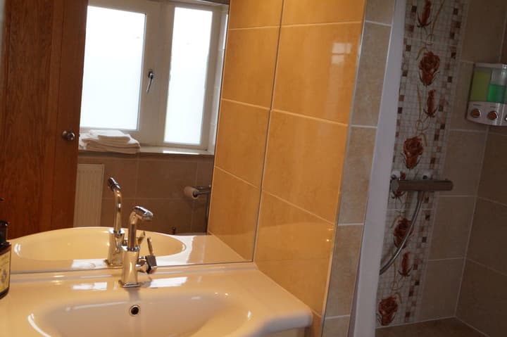 DUBLIN AIRPORT / BEAUMONT HOSPITAL Marie’s Bed and Breakfast