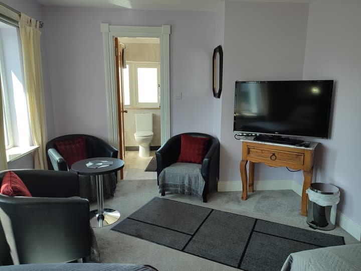 DUBLIN AIRPORT / BEAUMONT HOSPITAL Marie’s Bed and Breakfast