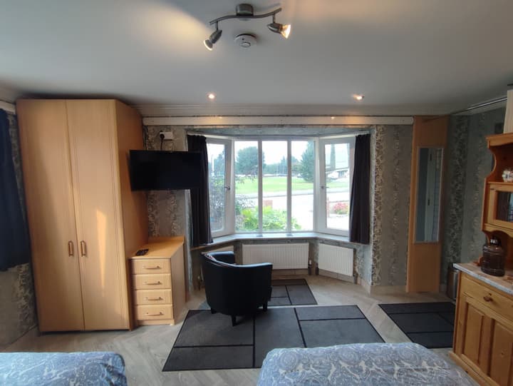 DUBLIN AIRPORT / BEAUMONT HOSPITAL Marie’s Bed and Breakfast