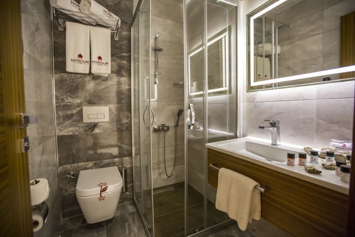 Honour Hotel