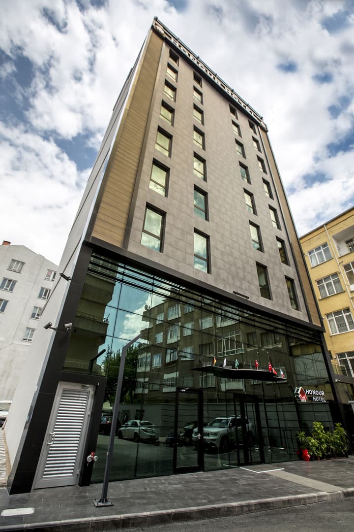 Honour Hotel