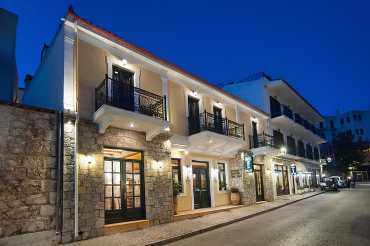 Artemis Hotel
