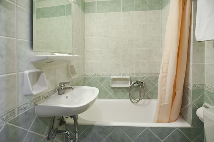Artemis Hotel