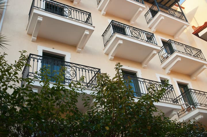 Artemis Hotel