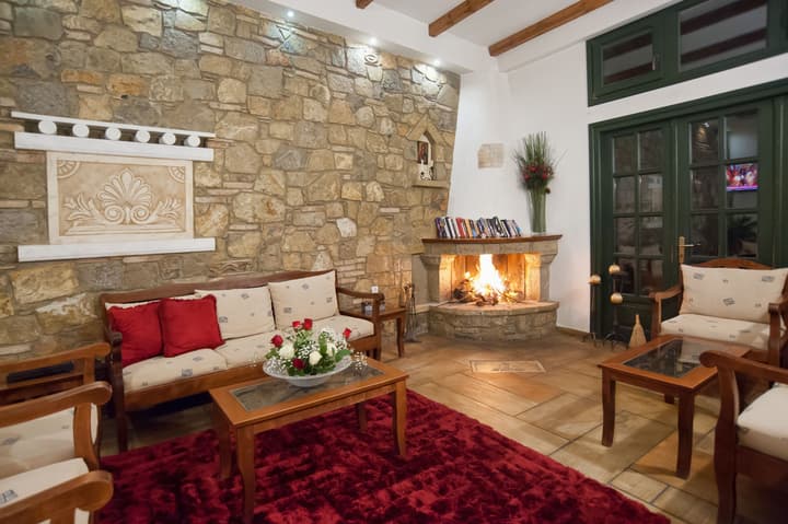 Artemis Hotel
