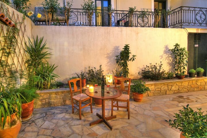 Artemis Hotel