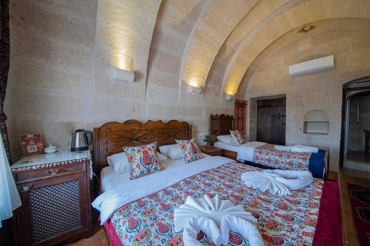 Safran Cave Hotel
